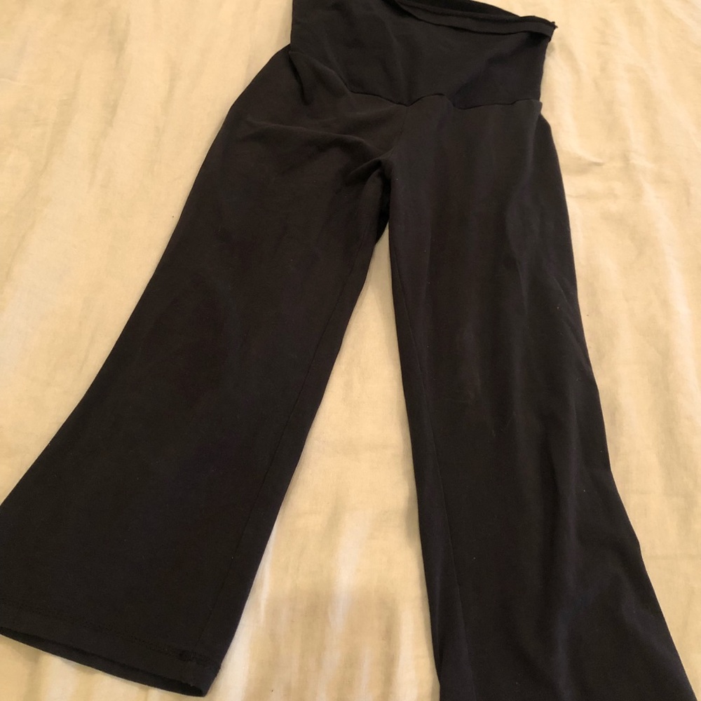 Maternity yoga pants